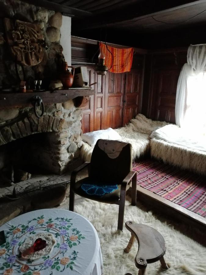 Къщата На Художника Hotel Zheravna ภายนอก รูปภาพ